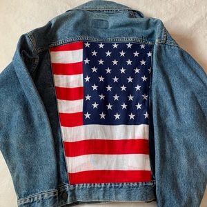 Vintage oversized Levi American flag denim jacket
